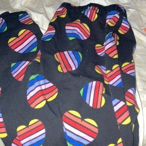 Super cute heart leggings